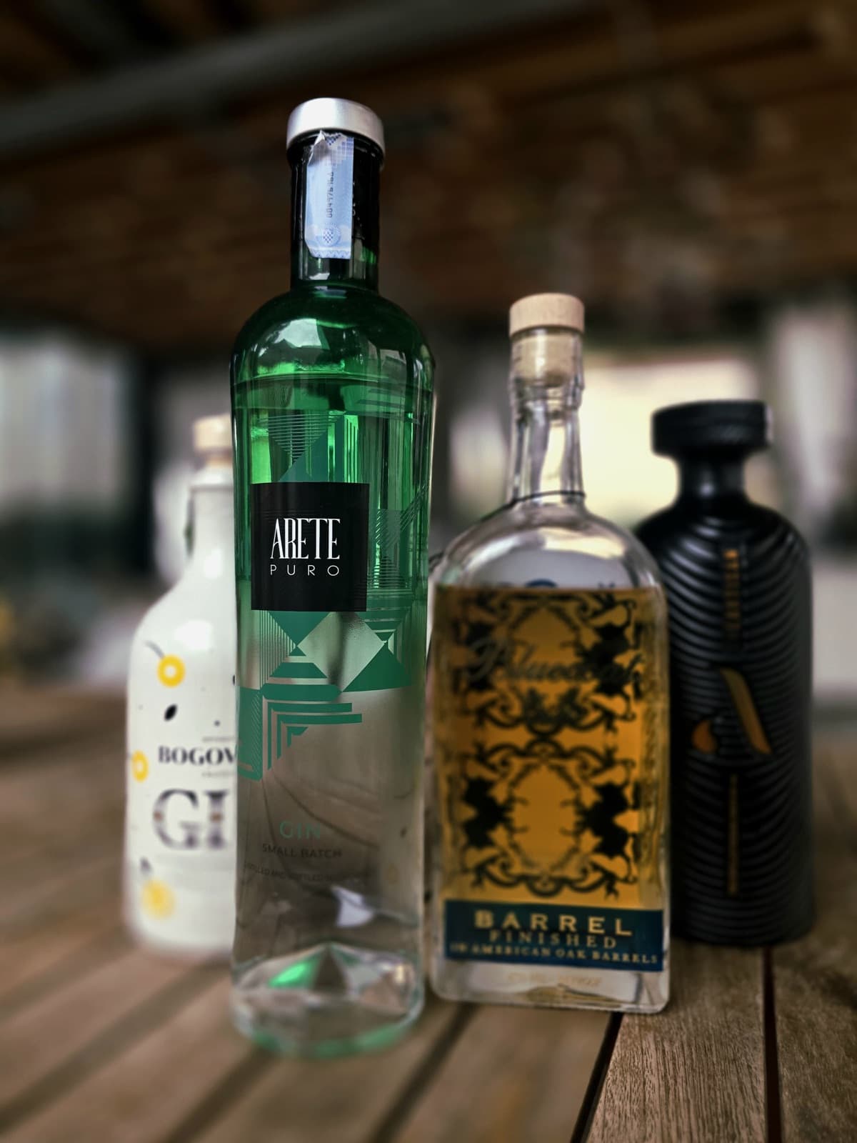 Auswahl an Premium-Gins im Hedonist